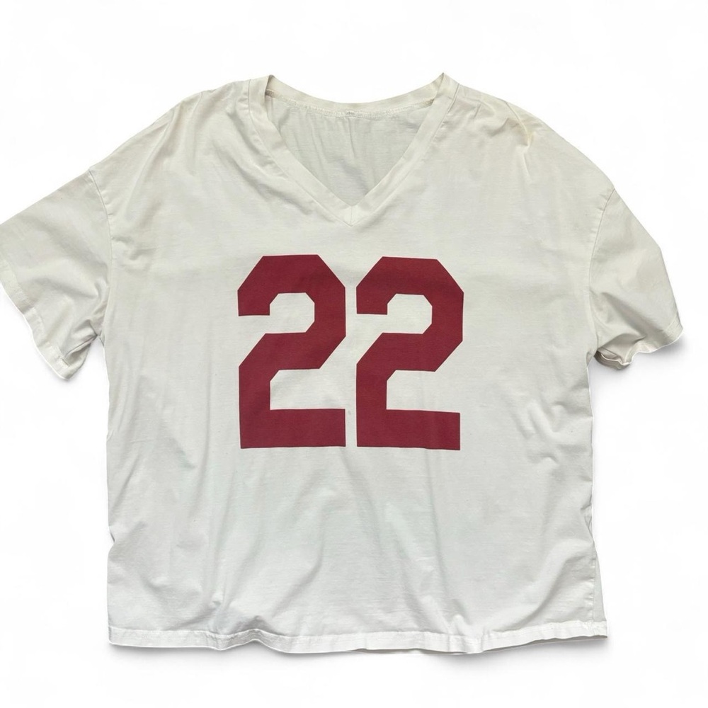 22 oversized graphic jersey style tee